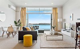 Relaxing Sea Wharf View Apartment By Zodiak Stays